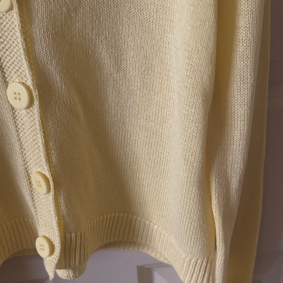 Max Studio Women’s Yellow V-Neck Cardigan Size M EUC - Picture 8 of 14